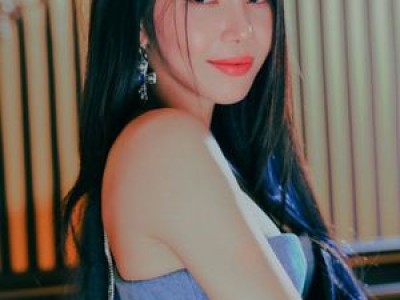 솔라 WANT 콘셉트 포토로 화려한 변신