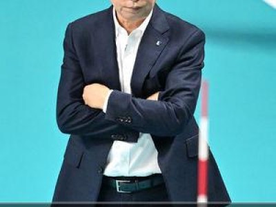 IBK 김호철 감독 사임 성적 부진 책임 지고