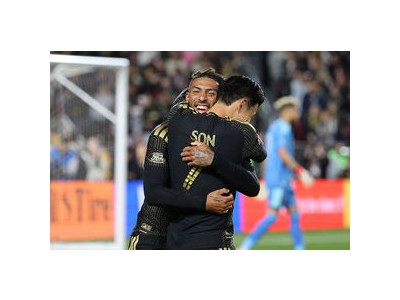 드니 부앙가 LAFC 장기 계약으로 공격 라인 확고히