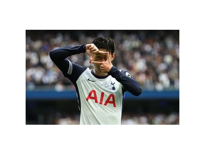 손흥민 우승컵 들어올리자 토트넘 팬들 동상 세워야 한다 반응